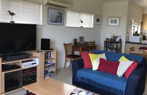 Hayborough House | Coastal Escape at South Coast Villa - Rated 9.4/10