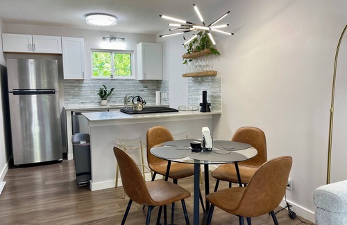 Travis Heights Condo | Inviting South Congress Condo with Spa and Hot Tub Amenities