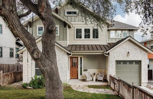 Travis Heights House | Exceptional Congress Craftsman - Child Friendly Retreat