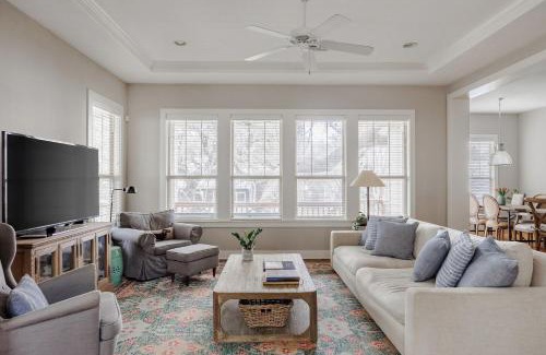 Travis Heights House | Exceptional Congress Craftsman - Child Friendly Retreat