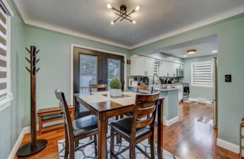 South Euclid House | South Euclid Home 10 Minutes to Cleveland Clinic