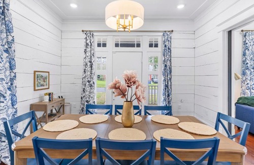 Waco House | Enchanting South Haven: Family-Friendly Home in Waco