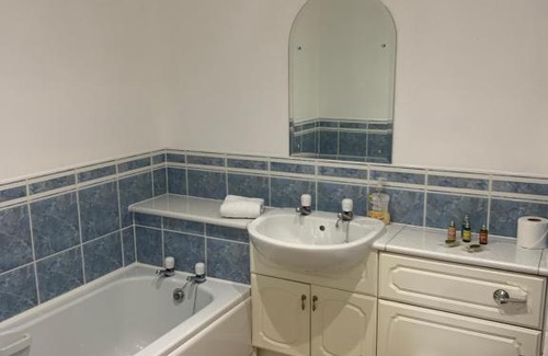 Perth Apartment | Discover South Inch Apartment: Guest Rated 9/10 & Family-Friendly