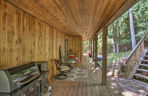 Worley House | Scenic South Lake Coeur d'Alene Home with Dock & Kayaks