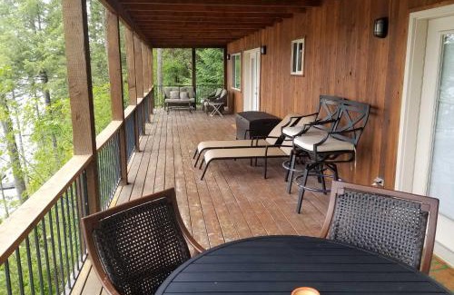 Worley House | Scenic South Lake Coeur d'Alene Home with Dock & Kayaks