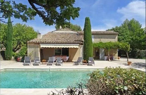 Cucuron House | Idyllic South Luberon Mas with Pool & Scenic Views