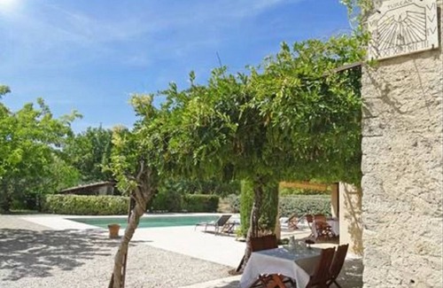 Cucuron House | Idyllic South Luberon Mas with Pool & Scenic Views