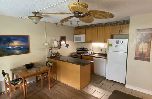 Kihei Condo | Top Floor Condo in Kihei: Oceanfront Views & Pool Access