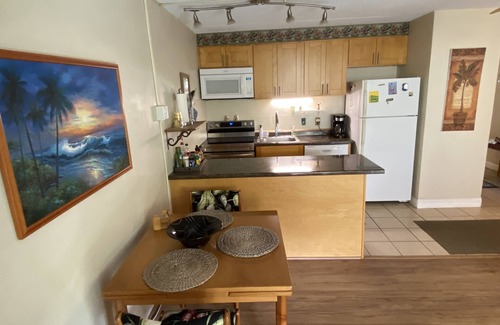 Kihei Condo | Top Floor Condo in Kihei: Oceanfront Views & Pool Access