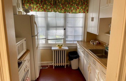 Des Moines Apartment | Convenient Stay at South of Grand Carriage House Near Downtown