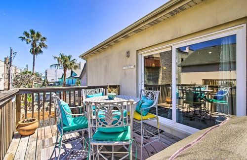 South Padre Island Apartment | Relaxing South Padre Island Condo with Ocean View & Pool