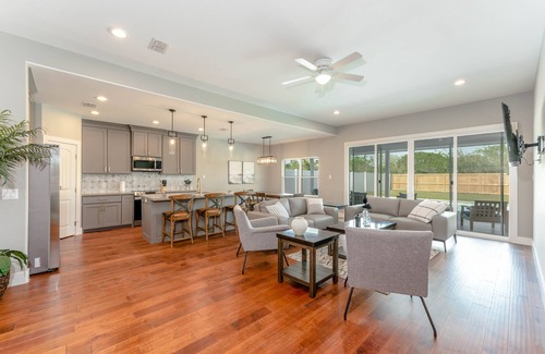 Port Isabel House | Indulge in a 4-Bedroom Home with Private Pool & Spa
