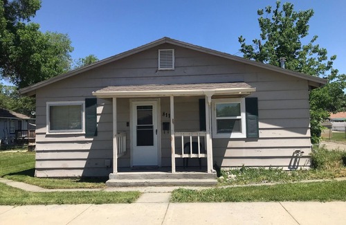 South Side House | Top-Rated South Park BnB: Spa & Family-Friendly Stay!