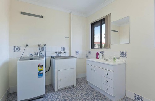 South Perth Apartment | Budget-Friendly South Perth Cozy Home for Families