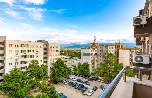 Plovdiv Apartment | Cozy South Plovdiv 2BD Flat with Balcony, Child Friendly