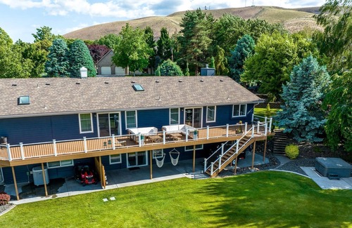 South Richland House | South Richland Beauty Near Wine Country With Sauna/Theater Room