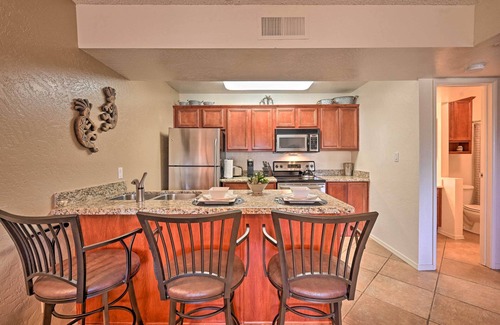 Oak Creek Condo | Inviting South Sedona Condo with Pool - Steps to Shops!