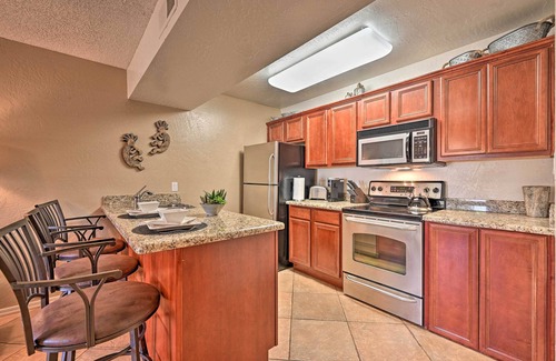Oak Creek Condo | Inviting South Sedona Condo with Pool - Steps to Shops!