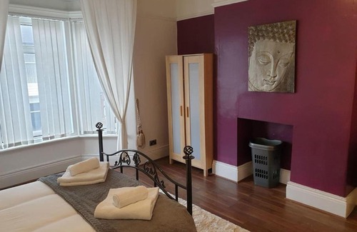 South Shields Apartment | Discover South Shield's Hidden Gem: Garnet 3 Bedroom Apt