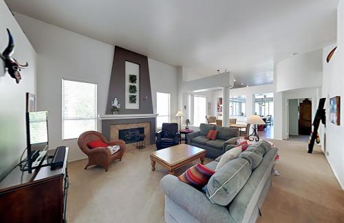 Cathedral City House | Pet-Friendly South Trancas Oasis with Pool & Hot Tub