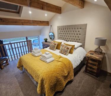 Thornton House | Guest Rated: South View Farm Cottage with Scenic Surroundings