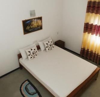 Boossa House | Cozy South View Stay with Breakfast & Pet-Friendly Options