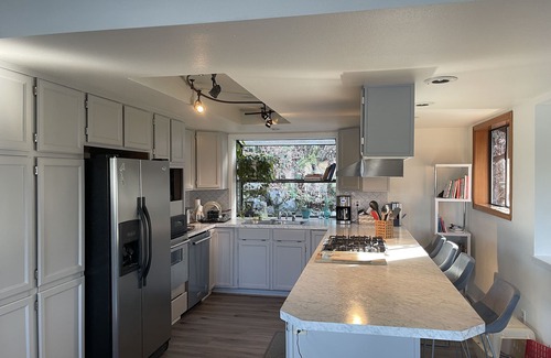 Clinton House | Waterfront Retreat in South Whidbey with Beach Access