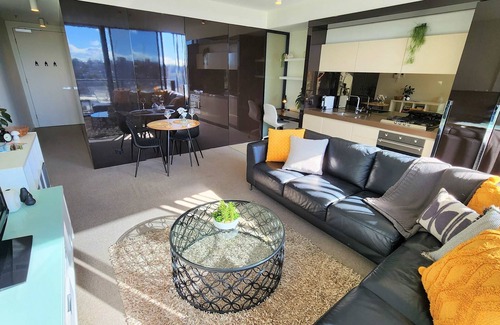 South Yarra Apartment | Stylish South Yarra 1-Bed with Convenient Parking