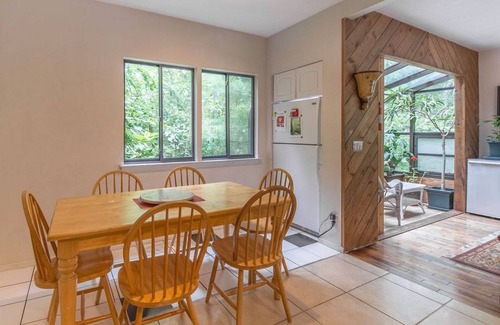 Southampton House | Beachside Serenity: Kayaks, Pool & Tennis Awaits You