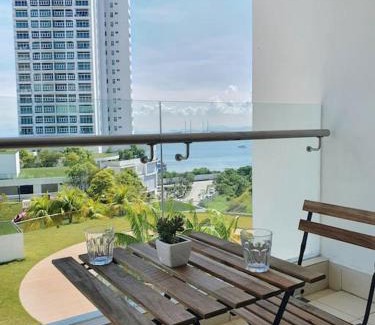 Bayan Lepas Apartment | Oceanfront Southbay Seaview Condo with Pool & Beach Access