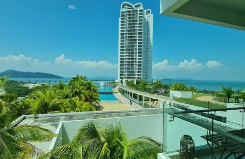 Bayan Lepas Apartment | Oceanfront Southbay Seaview Condo with Pool & Beach Access
