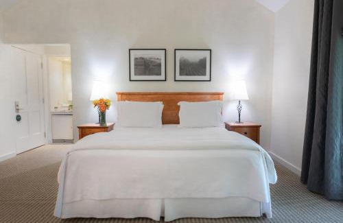 St. Helena Hotel | Elegant Southbridge Napa Valley with Spa and Ocean Views