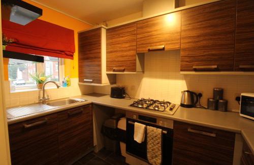 Ault Hucknall House | Southdown House Doe Lea by Smart Corporate Stays