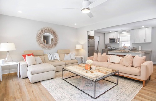 North Charleston House | Pet-Friendly Southern Bell Sanctuary Near Downtown Charleston