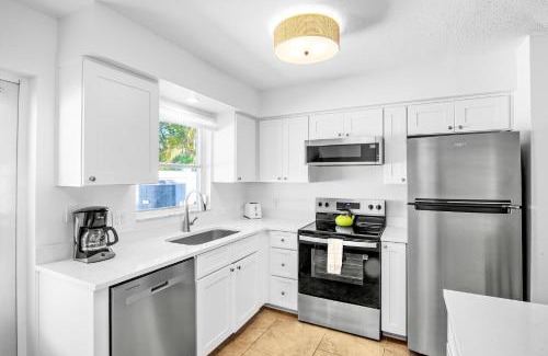 Anna Maria House | Southern Breeze 3: Oceanfront Family Escape with Pool