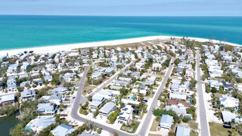 Anna Maria House | Southern Breeze 3: Oceanfront Family Escape with Pool