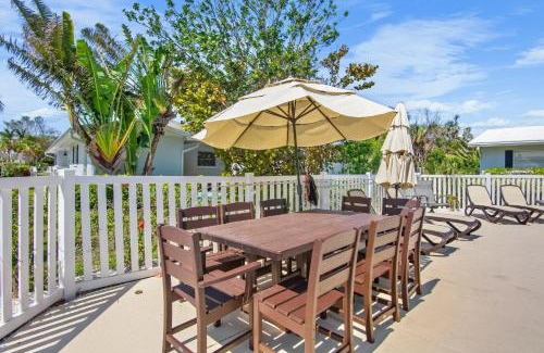 Anna Maria House | Southern Breeze 3: Oceanfront Family Escape with Pool