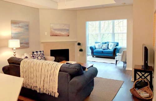 Johns Island Condo | Elegant Southern Charm Condo Near Downtown & Folly Beach