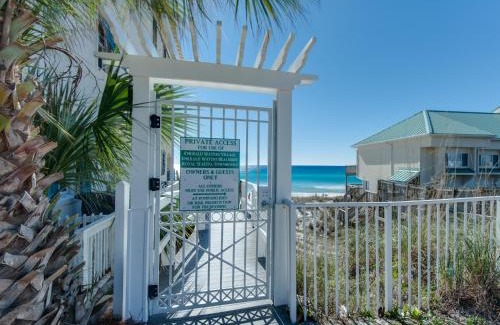 Emerald Waters Village House | Discover Southern Grace: Family-Friendly with Pool Access