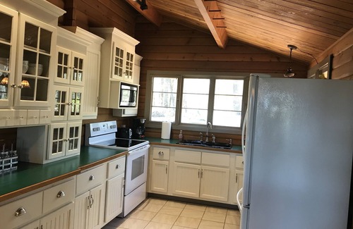 French Lick Cabin | Relaxing Southern Grace Cabin by Patoka Lake with Hot Tub