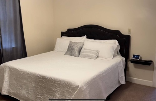 Albany Condo | Inviting Southern Hospitality with Family-Friendly Amenities