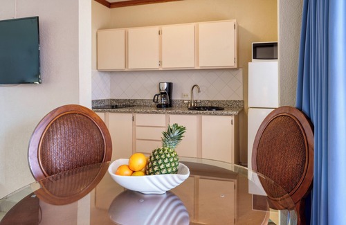 Dover Resort | Relaxing Southern Palms Beach Club with Ocean View & Spa