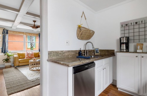 Downtown Charleston Apartment | Discover Southern Shangri-La: Your Gateway to Bliss