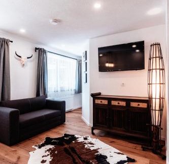 Assling Apartment | Discover Southern Stables Ranch: Family-Friendly Retreat