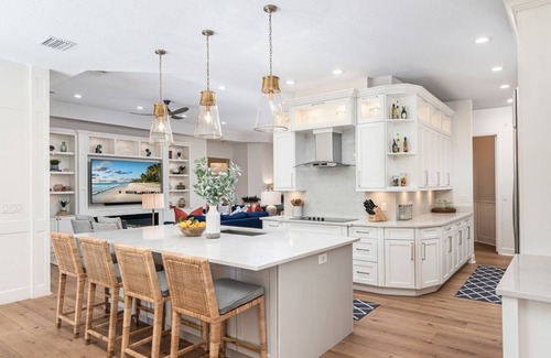 Old Naples House | Premier Southern Sunset - Walk to Beach, Heated Pool & Spa