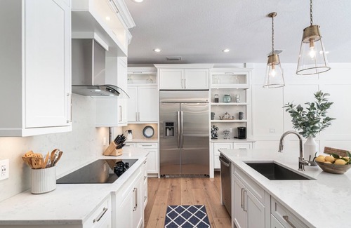 Old Naples House | Premier Southern Sunset - Walk to Beach, Heated Pool & Spa