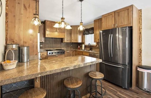Glendale House | Unforgettable Utah Getaway Near Zion NP with Hot Tub