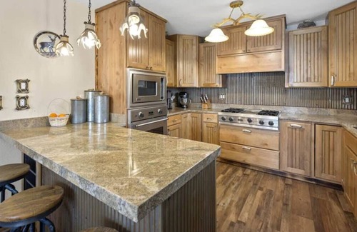 Glendale House | Unforgettable Utah Getaway Near Zion NP with Hot Tub