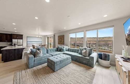 Washington House | Discover Southern Utah from Your Home with Private Pool