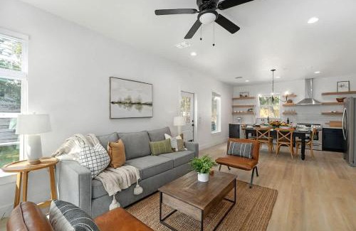 Fredericksburg House | Relaxing Southern Vine Sip and Stay Experience Awaits